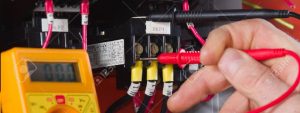 37651921-electrician-Stock-Photo