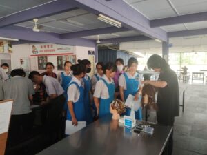 09ca3f88-c9fe-4fd4-80a6-7d6d567bd9d8