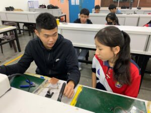 8d2cc8db-7cf3-4490-ad2b-68857e203411